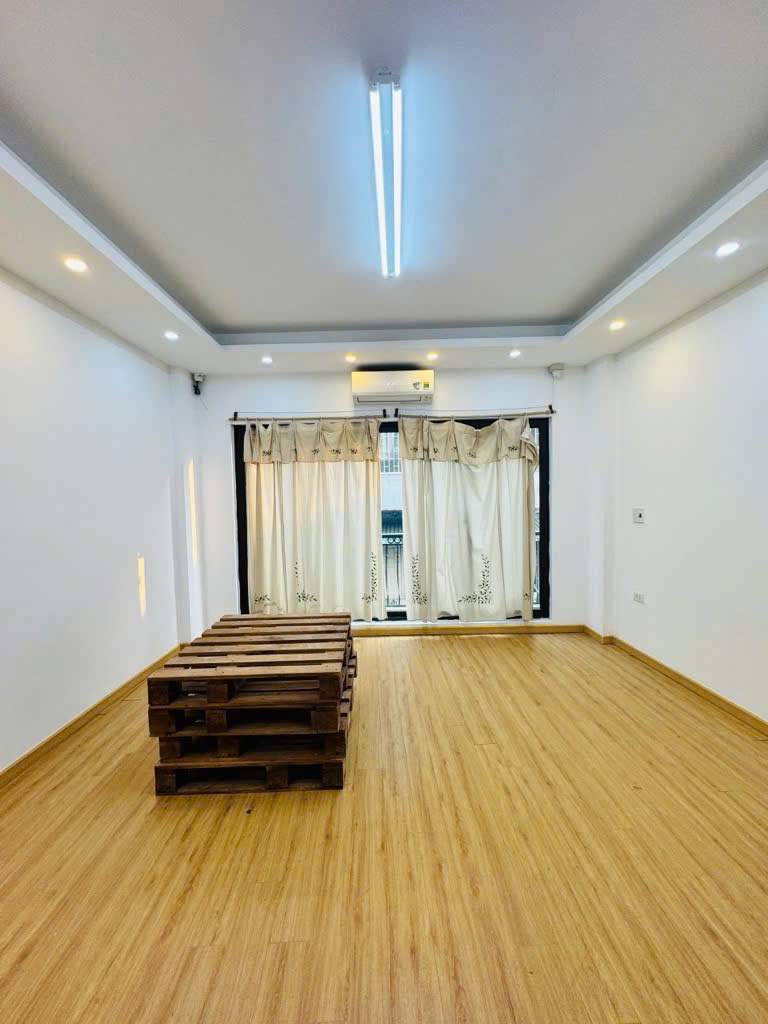 BÁN NHÀ PHÂN LÔ PHỐ VỌNG - 50m 5 Tầng. Ngay sát Cổng trường ĐH Kinh Tế. GARA Ô TÔ. Chỉ 15 tỷ - Ảnh 1
